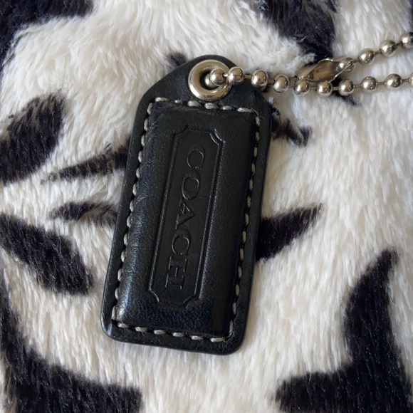 ✨Cute Authentic Coach Purse!✨ - Picture 3 of 8
